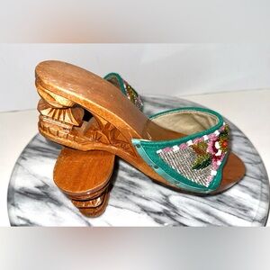 Vintage 1940’s Mid-Century Philippines Wood Hand Carved & Beaded Sandals size 6